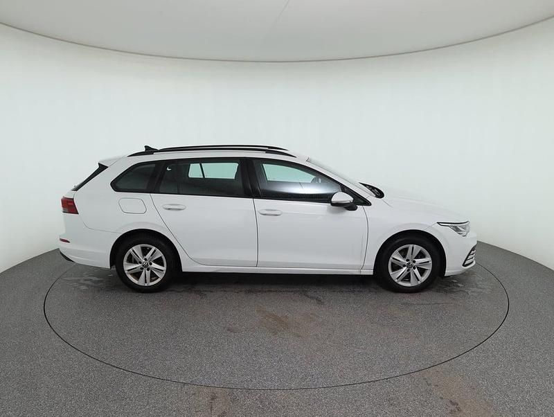 Gebraucht VW Golf VIII Life 116 PS (85 kW) 2024 Weiß Kombi