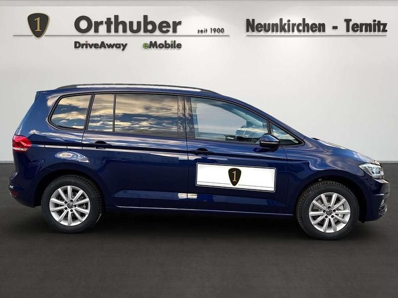 Neu VW Touran 150 PS (110 kW) 2025 Mittelblau  metallic Van / Kleinbus