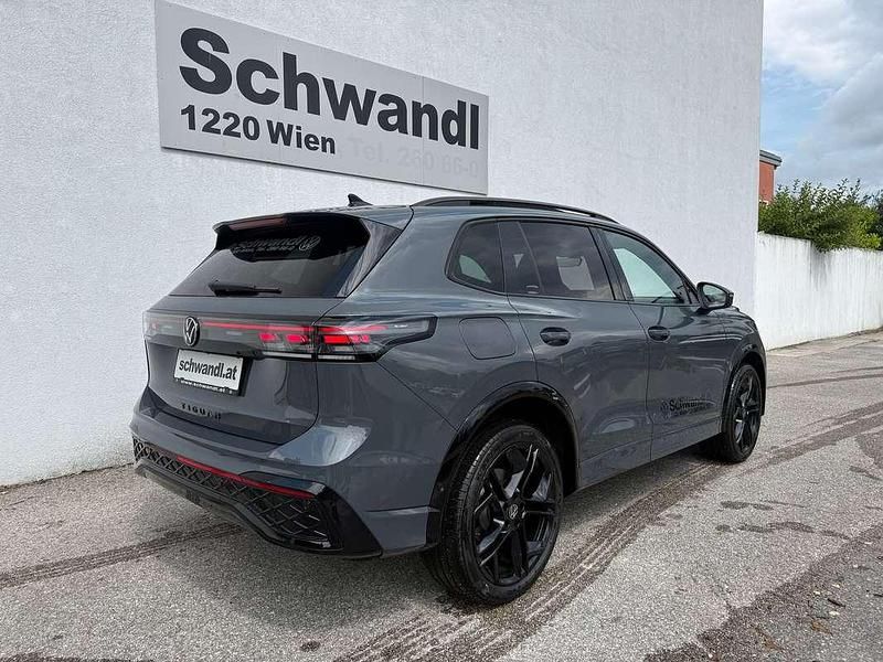Gebraucht VW Tiguan Sport 204 PS (150 kW) 2025 Mittelgrau  metallic SUV