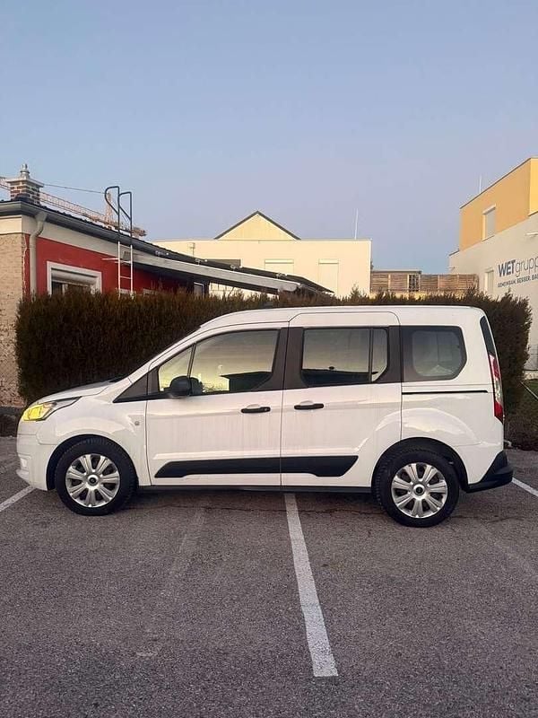 Gebraucht Ford Tourneo Trend 101 PS (74 kW) 2021 Kombi