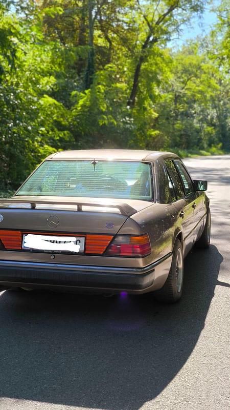 Gebraucht Mercedes 250 121 PS (88 kW) 1990 Beige Limousine