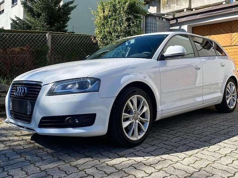 Gebraucht Audi A3 102 PS (75 kW) 2009 Weiß Limousine