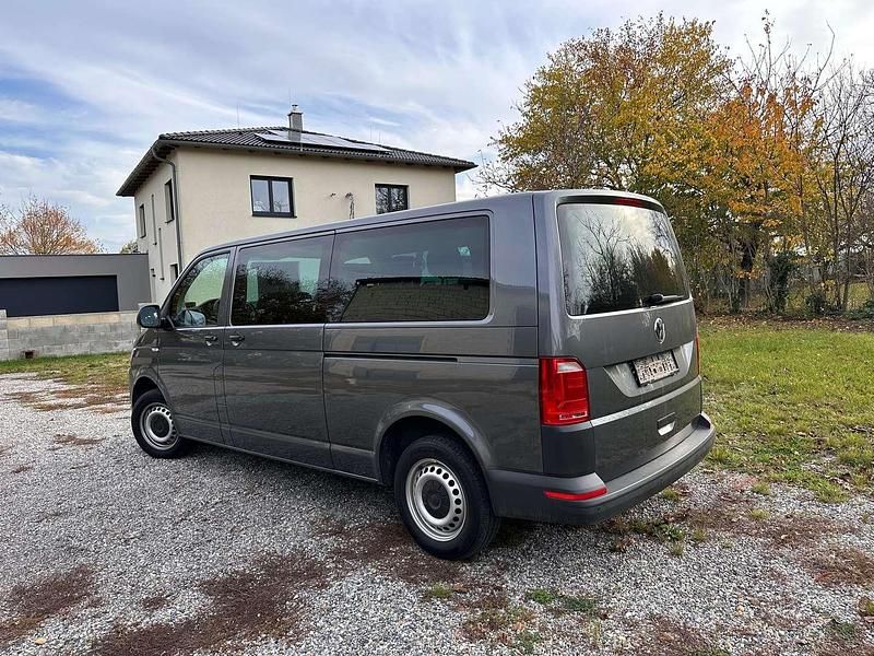 Gebraucht VW T6 102 PS (75 kW) 2016 Grau Van