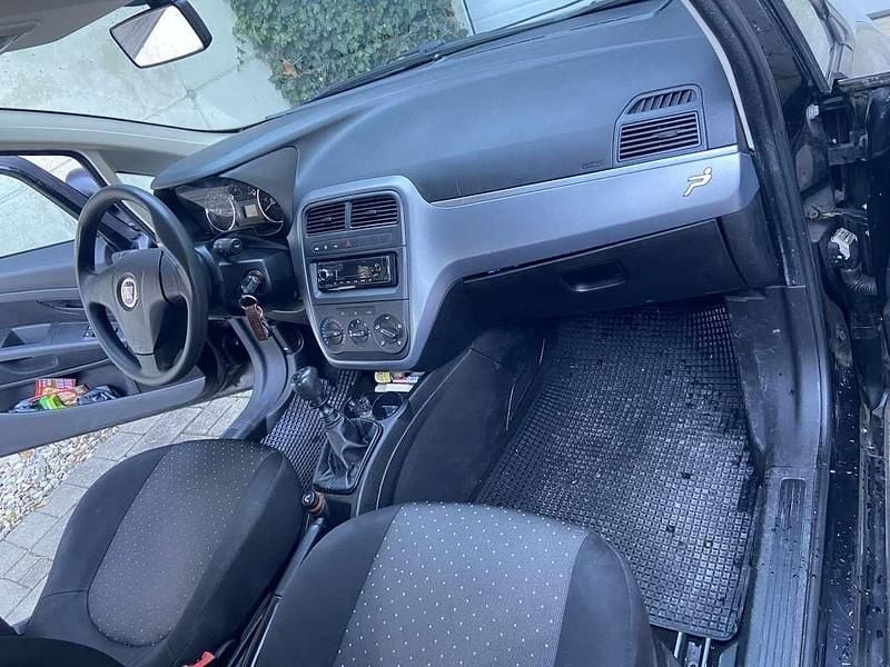 Gebraucht Fiat Punto Classica 65 PS (47 kW) 2009 Schwarz Limousine