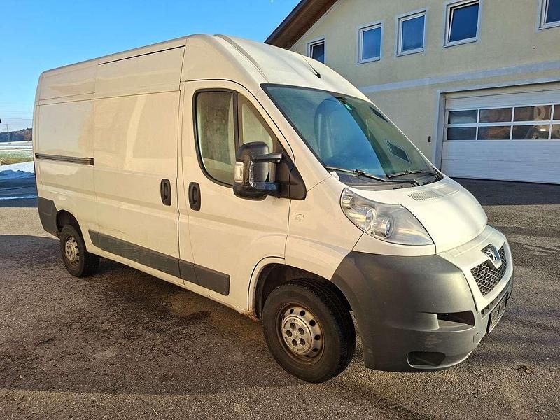 Gebraucht Peugeot Boxer 101 PS (74 kW) 2011 Weiß Van