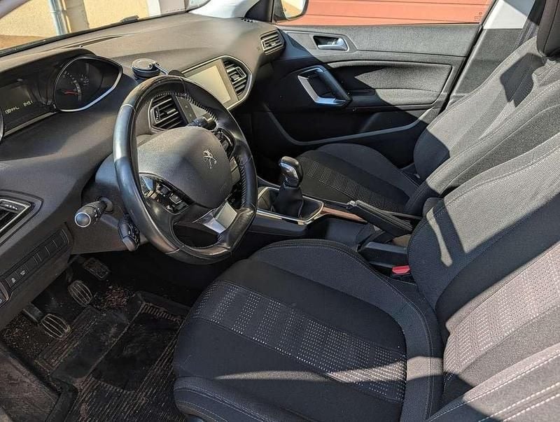 Gebraucht Peugeot 308 SW Active 99 PS (72 kW) 2015 Kombi