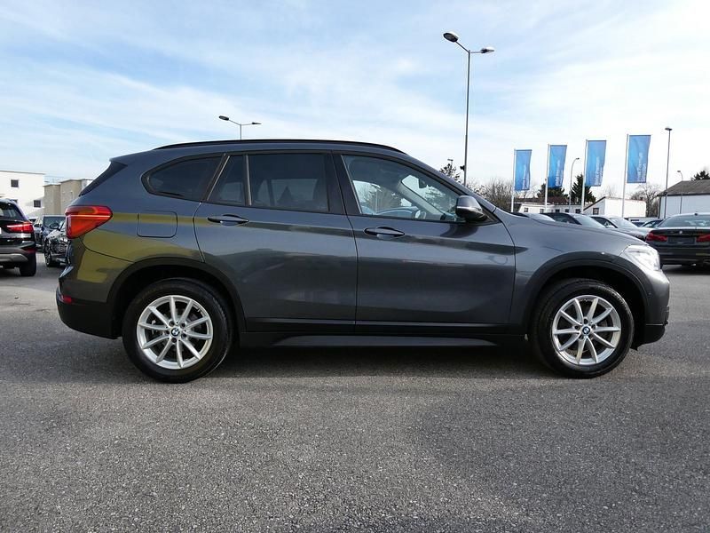 Gebraucht BMW X1 Advantage 150 PS (110 kW) 2017 Grau SUV
