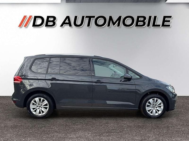 Gebraucht VW Touran 116 PS (85 kW) 2017 Grau Van / Kleinbus