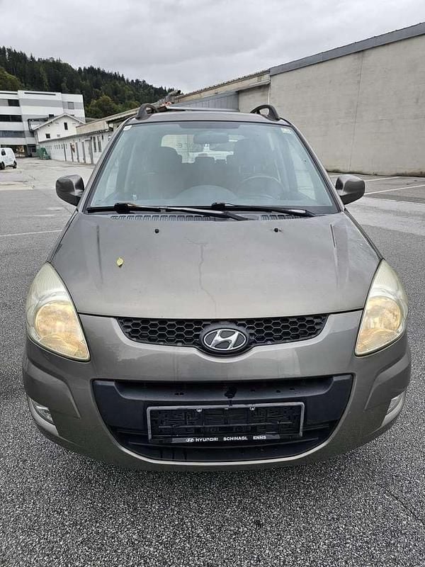 Gebraucht Hyundai Matrix 103 PS (75 kW) 2009 Grau Van / Kleinbus