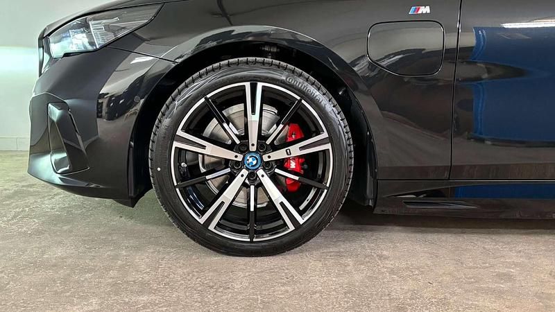 Gebraucht BMW 530e M Sport 190 PS (139 kW) 2024 Schwarz Kombi