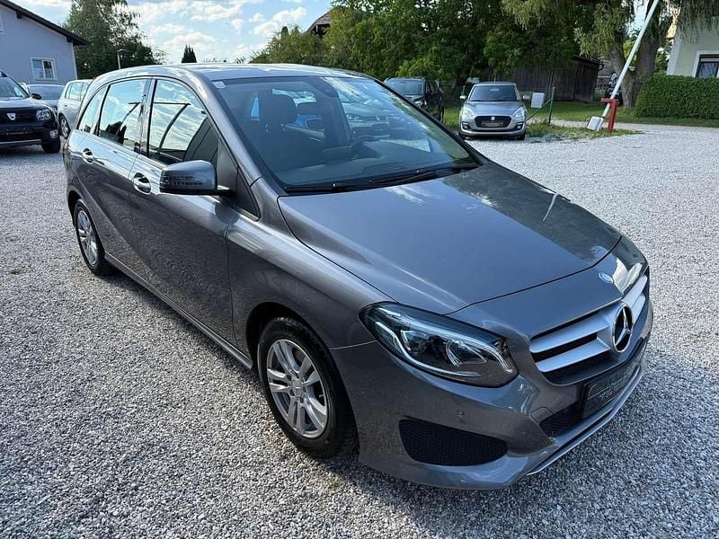 Gebraucht Mercedes B180 122 PS (89 kW) 2016 Grau Van / Kleinbus