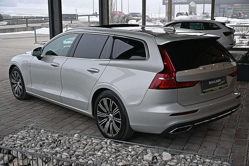 Gebraucht Volvo V60 Inscription 253 PS (186 kW) 2021 Silber Kombi