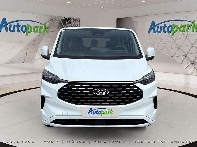 Gebraucht Ford Tourneo Custom Titanium 136 PS (100 kW) 2025 Weiß Van