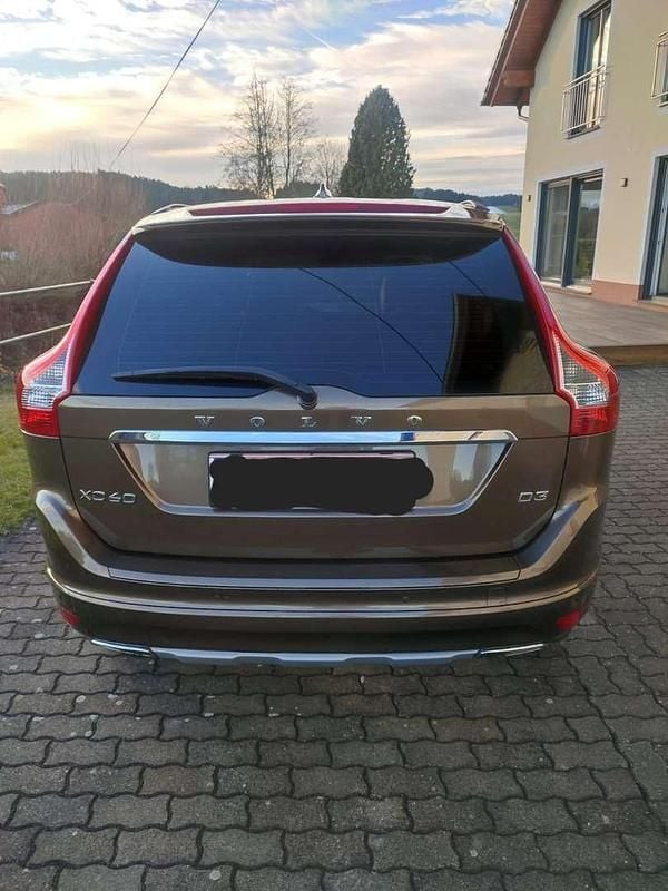 Gebraucht Volvo XC60 Kinetic 150 PS (110 kW) 2016 Braun SUV