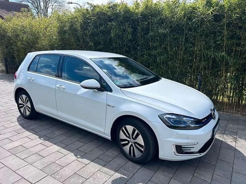Weiß Gebraucht 2018 VW e-Golf Kleinwagen | € 13.100 (Guter Preis) - Bild 1/4