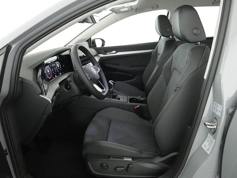 Gebraucht VW Golf VIII Life 115 PS (84 kW) 2025 Mittelgrau  normal