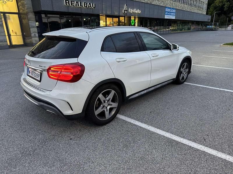 Gebraucht Mercedes GLA200 136 PS (100 kW) 2015 SUV