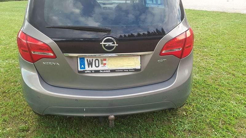 Gebraucht Opel Meriva Edition 75 PS (55 kW) 2011 Bronze Van / Kleinbus