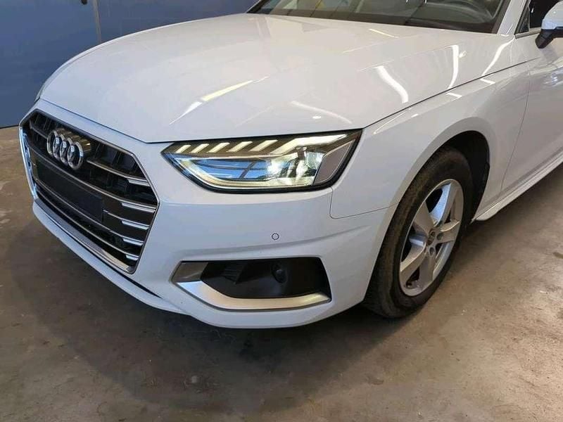 Gebraucht Audi A4 Ambiente 163 PS (119 kW) 2022 Weiß Kombi