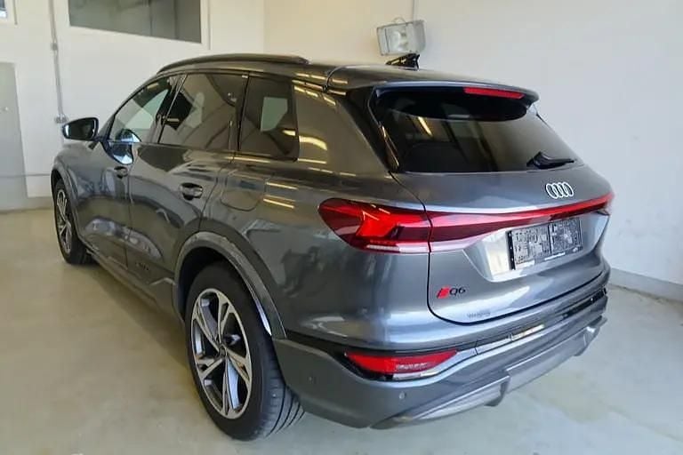Gebraucht Audi Q6 e-tron Business 284 kW (387 PS) 2024 Mittelgrau  metallicperleffekt SUV