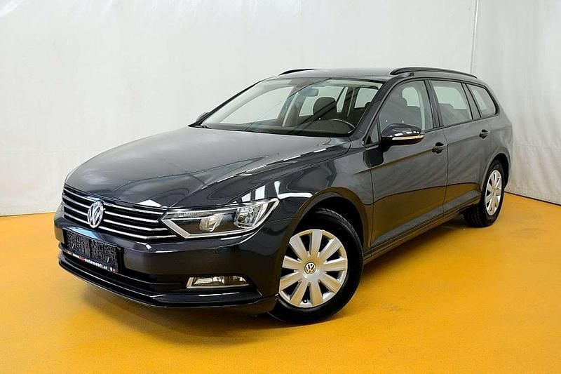 Gebraucht VW Passat 150 PS (110 kW) 2019 Grau Kombi