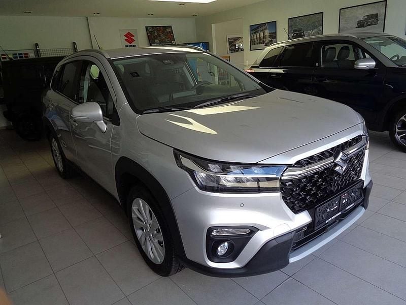 Silber Gebraucht 2024 Suzuki SX4 S-Cross GL SUV | € 24.990 (Fairer Preis) - Bild 1/4
