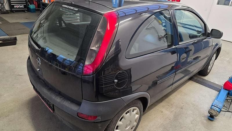 Gebraucht Opel Corsa Basis 58 PS (42 kW) 2002 Schwarz Kleinwagen