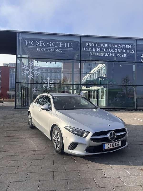 Gebraucht Mercedes A180 116 PS (85 kW) 2023 Limousine