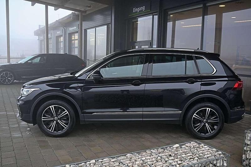 Gebraucht VW Tiguan Elegance 150 PS (110 kW) 2022 Schwarz SUV