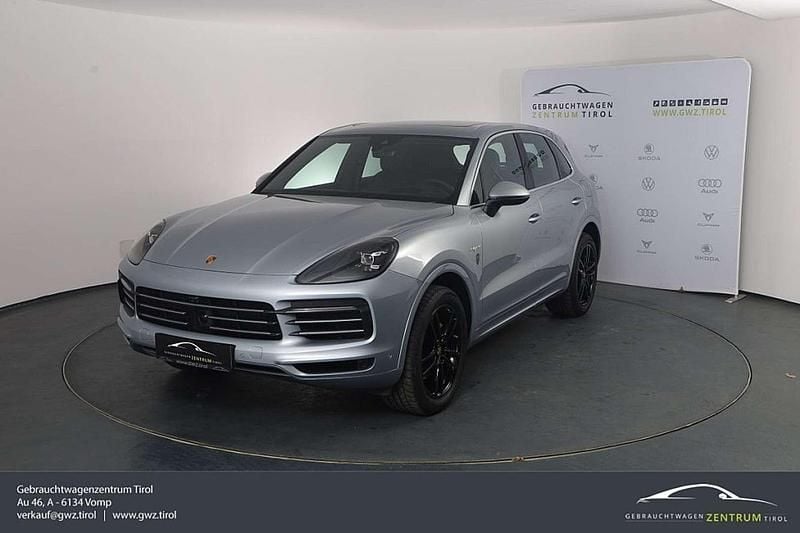 Silber Gebraucht 2021 Porsche Cayenne SUV | € 67.500 - Bild 1/4