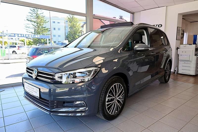 Neu VW Touran 150 PS (110 kW) 2025 Grau Van / Kleinbus