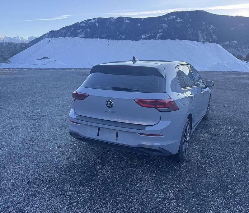 Gebraucht VW Golf VII Life 150 PS (110 kW) 2020 Grau Limousine