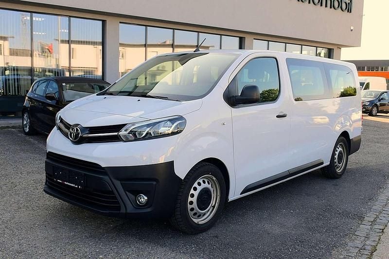 Weiß Gebraucht 2022 Toyota Proace Comfort Van | € 30.990 (Fairer Preis) - Bild 1/4