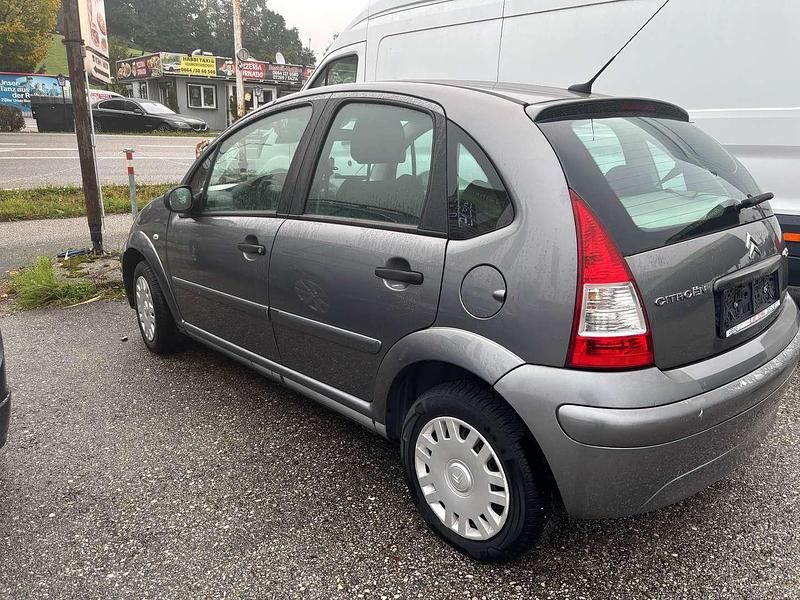 Blau Gebraucht 2009 Citroën C3 First Kleinwagen | € 2.600 (Teuer) - Bild 1/4