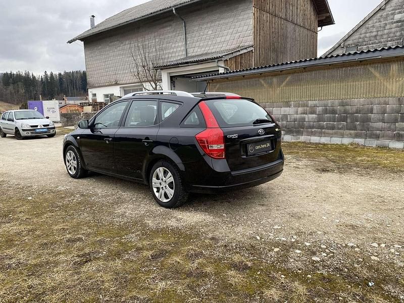 Gebraucht Kia Ceed Sportswagon Vision 90 PS (66 kW) 2011 Kombi