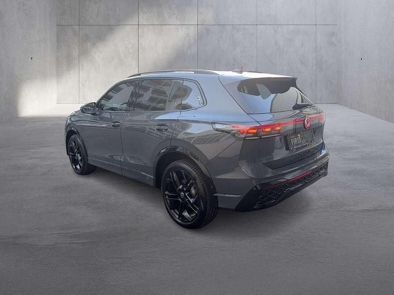 Neu VW Tiguan Sport 150 PS (110 kW) 2025 Grau SUV