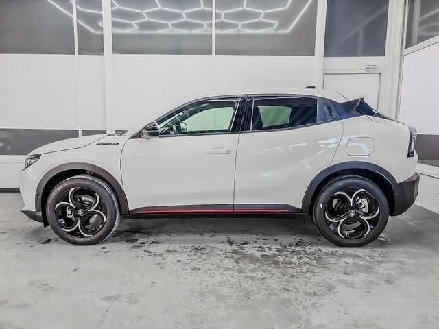 Neu Alfa Romeo GT Junior 148 PS (108 kW) 2026 Limousine