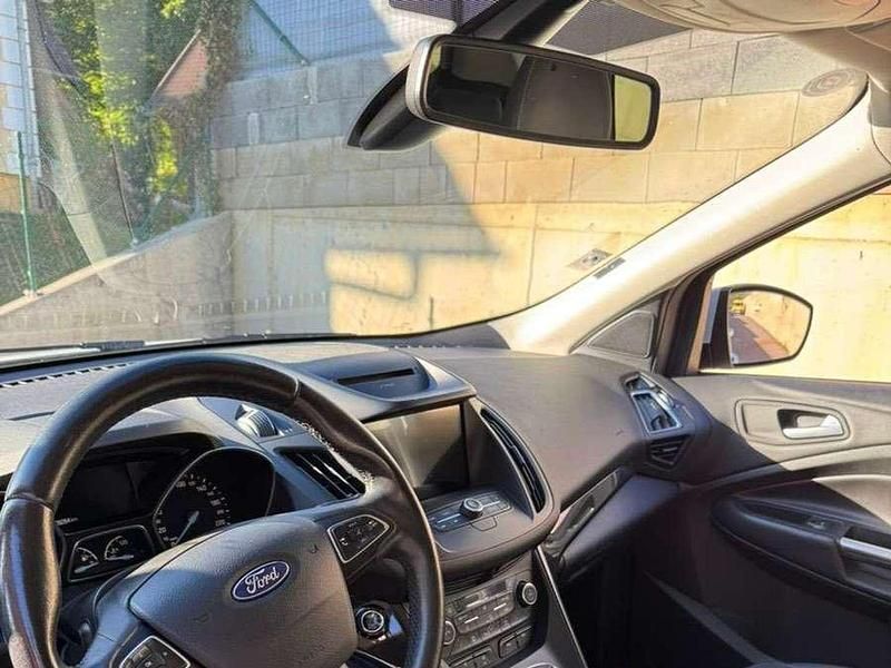 Gebraucht Ford Kuga Titanium 120 PS (88 kW) 2017 Weiß SUV