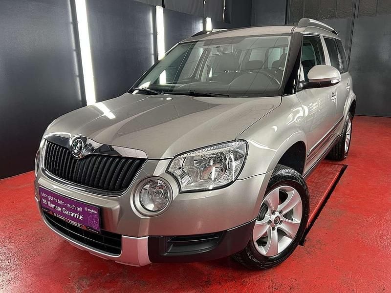 Grau Gebraucht 2013 Skoda Yeti SUV | € 7.990 (Fairer Preis) - Bild 1/4