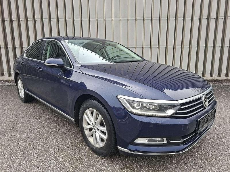 Gebraucht VW Passat Highline 150 PS (110 kW) 2019 Blau Limousine
