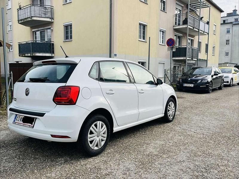 Gebraucht VW Polo Classicline 60 PS (44 kW) 2016 Weiß Limousine