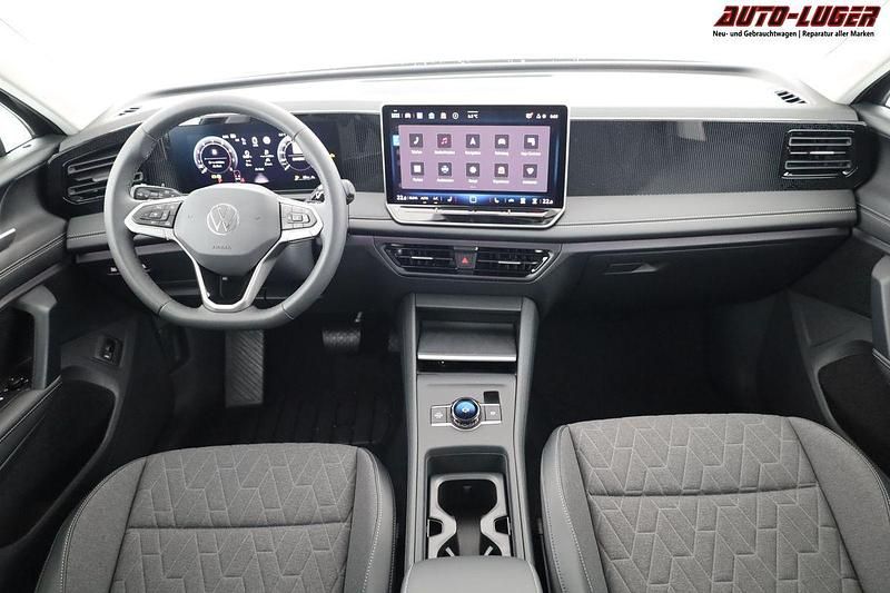 Neu VW Tiguan Life 150 PS (110 kW) 2025 Nightshade blue metallic SUV