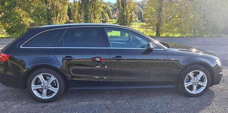 Gebraucht Audi A4 122 PS (89 kW) 2015 Schwarz Kombi