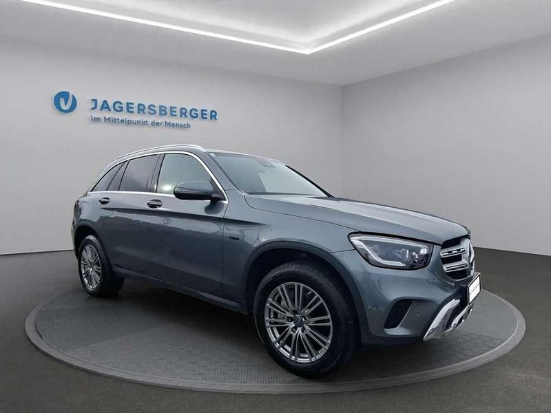 Gebraucht Mercedes GLC300e 211 PS (155 kW) 2021 Grau SUV