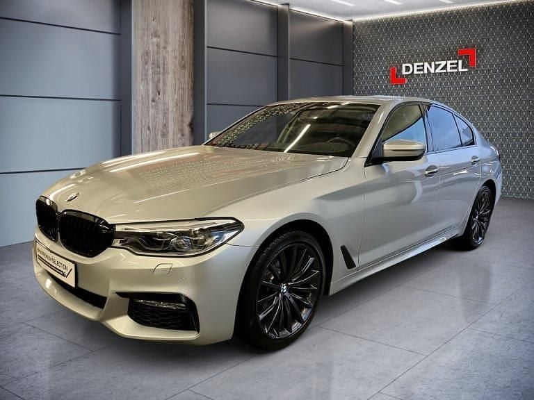 Silber Gebraucht 2017 BMW 520 M Performance Limousine | € 28.900 (Fairer Preis) - Bild 1/4