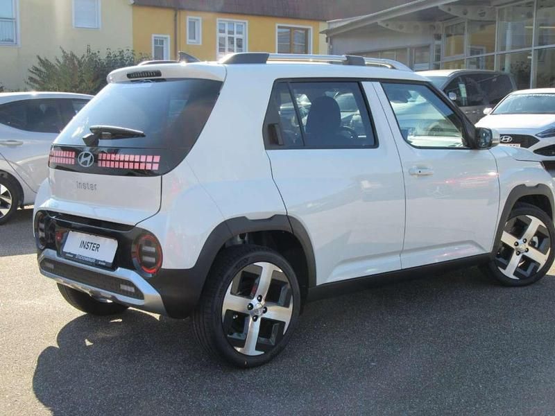 Neu Hyundai Inster Trend 27 kW (38 PS) 2025 Weiß Kleinwagen