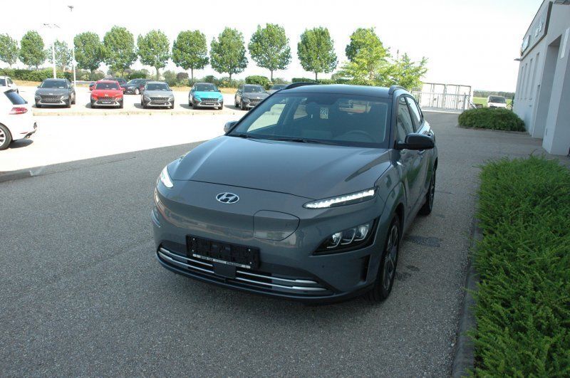 Gebraucht 2021 Hyundai Kona Trend SUV | € 26.500 (Teuer) - Bild 1/4