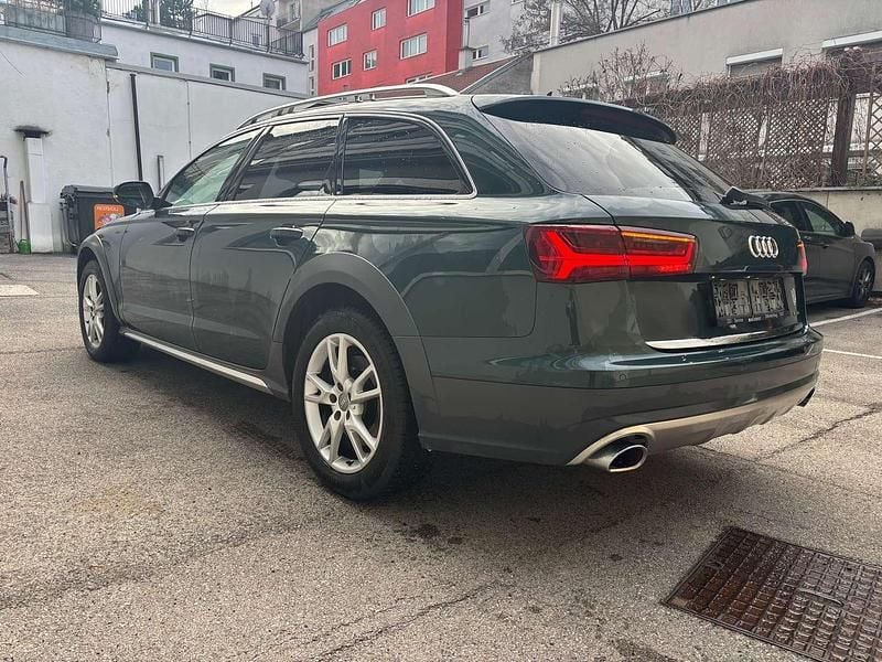 Grün Gebraucht 2017 Audi A6 Allroad Kombi | € 12.999 (Superpreis) - Bild 1/4