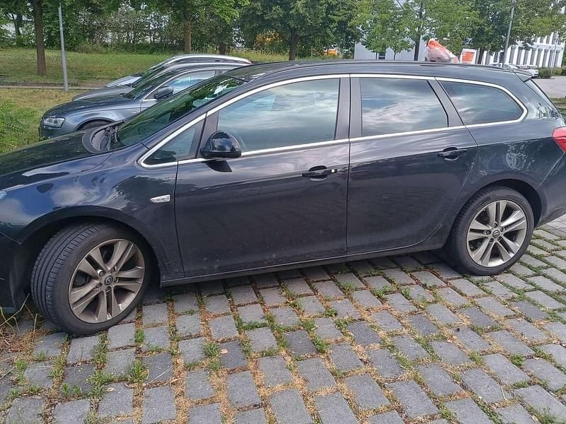 Schwarz Gebraucht 2015 Opel Astra Kombi | € 7.000 (Fairer Preis) - Bild 1/4