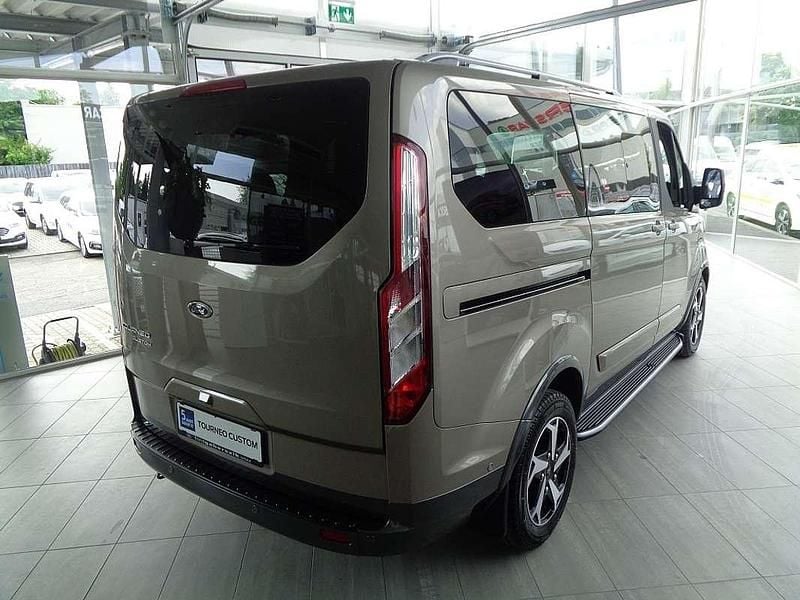 Gebraucht Ford Tourneo Custom Active 150 PS (110 kW) 2023 Gold Van